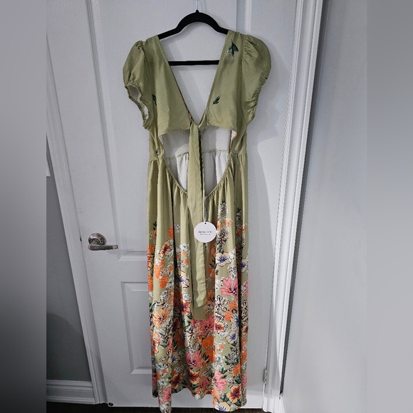 Dress 👗 - Picture 2 of 3